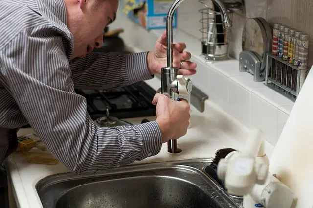 Les meilleures techniques pour déboucher vos canalisations à Paris